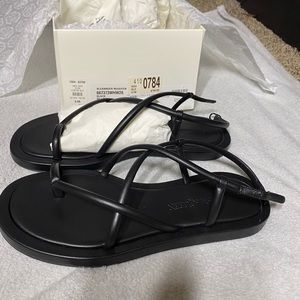 NWT🔥🔥 Authentic Alexander McQueen Strappy Sandal Black 9.5